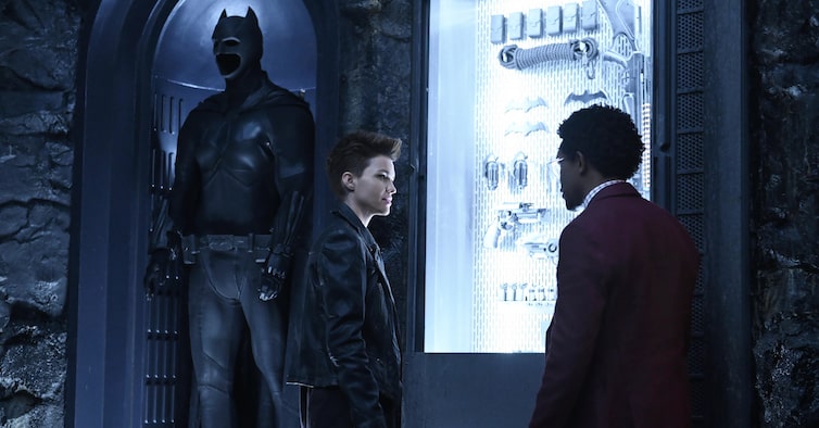 Batwoman -- "Pilot" -- Image Number: BWN101e_0193.jpg -- Pictured (L-R): Ruby Rose as Kate Kane and Camrus Johnson as Luke Fox -- Photo: Kimberley French/The CW -- ÃÂ© 2019 The CW Network, LLC. All Rights Reserved.
