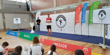 Cerca de 400 alunos tiveram uma aula especial com Emanuel Silva, Marcos Freitas e Rochele Nunes