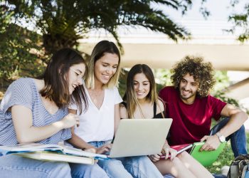 Alunos de mérito são recebidos pelo Presidente da República e pelo Presidente Cavaco Silva