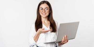 Doze mil alunos têm manuais digitais e laboratórios de educação digital