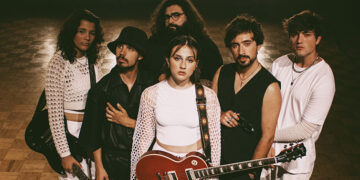 ÁTOA e Lua apresentam "Paraquedas"