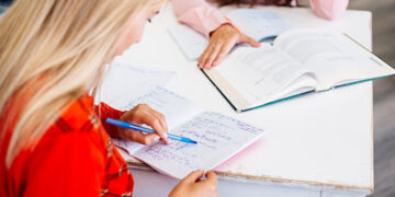 Norte e Centro são as regiões onde alunos de nível socioeconómico baixo têm melhor desempenho escolar