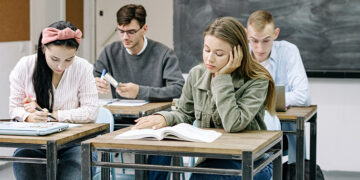 Alunos criam creme hidratante com restos de peixe e usam bactéria para regenerar tecido ósseo