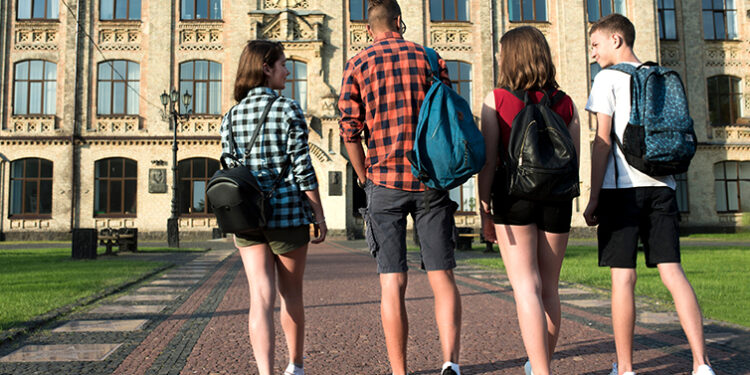 O programa Erasmus também abrange o Ensino Básico e Secundário