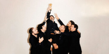 Os Quatro e Meia vencem Globo de Ouro na categoria "Melhor Canção"