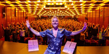 Casa cheia no Teatro Villaret e novas datas de "Excesso de Bagagem"