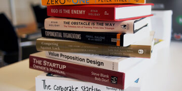 Cheque-livro será de 20 euros para 200.000 jovens em 2024