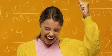 Universidade de Coimbra lança concurso "Matemática e..." para promover a imaginação e o espírito criativo