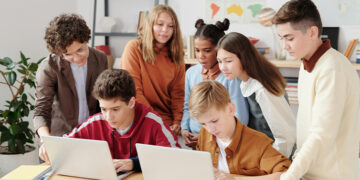 Estudantes de Gondomar simulam legislativas