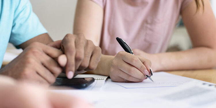 Cheque Escolar vai ser alargado ao Ensino Profissional e Privado