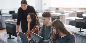  NOVA IMS revela que a Tecnologia não garante melhores notas