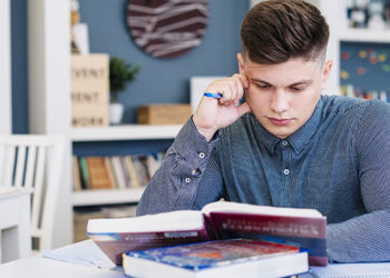 Escola Secundária Alves Martins apresenta instalação "Corpo ao Cubo"