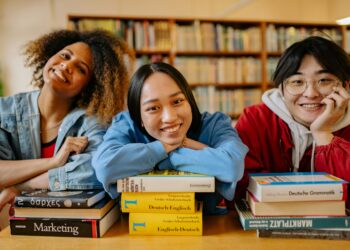 Ensino Secundário constrói robôs inteligentes (em estágio de verão)