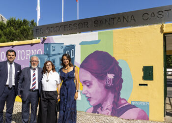 Escola Secundária de Miraflores assume o nome de Professor Santana Castilho