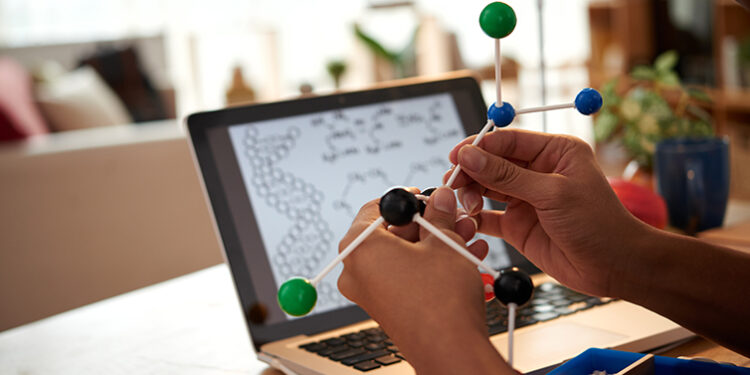 Instituto Superior Técnico recebe o (prestigiado) "Náboj Física"