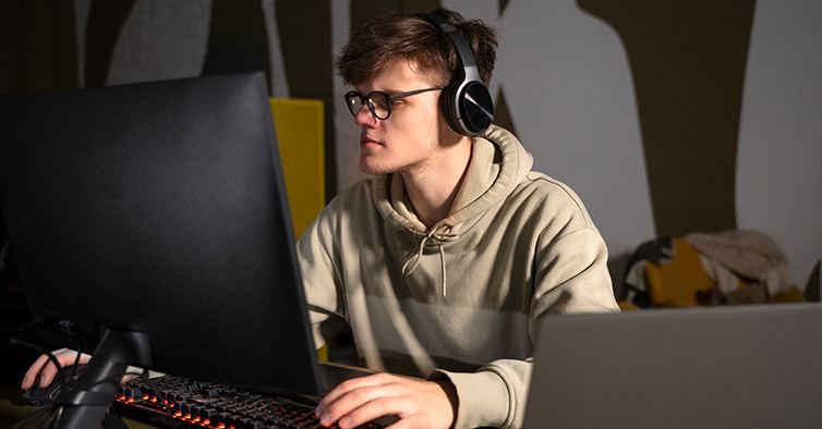 "CodeCamp" proporciona a resolução de desafios reais (em Python)