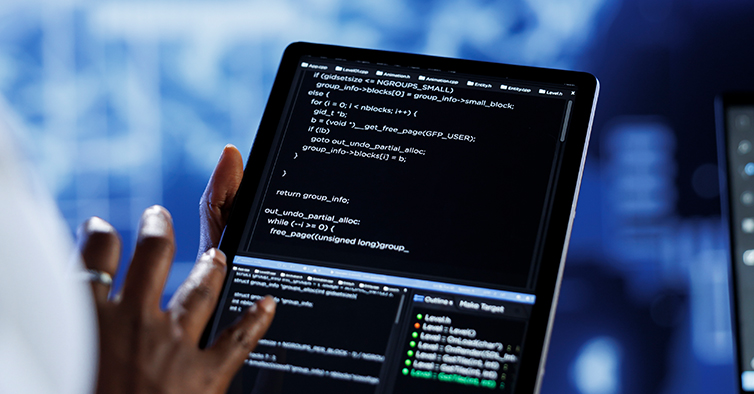 "Academia para Pais" promove competências digitais